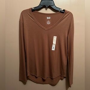 Juniors' SO® Long Sleeve V-Neck Tee